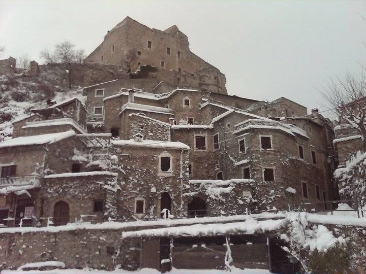 Castelvecchio di Rocca Barbena (Val Neva)