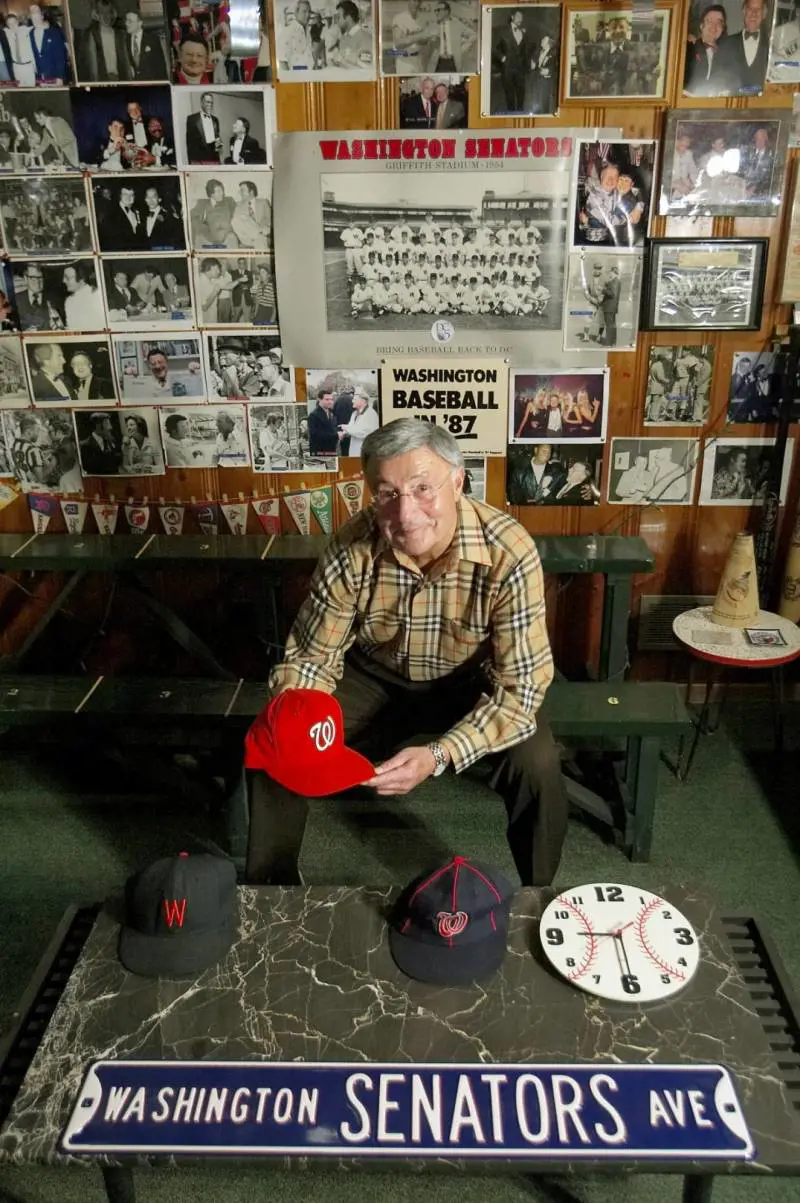 Donald Trump licenzia lo storico speaker delle cerimonie di insediamento