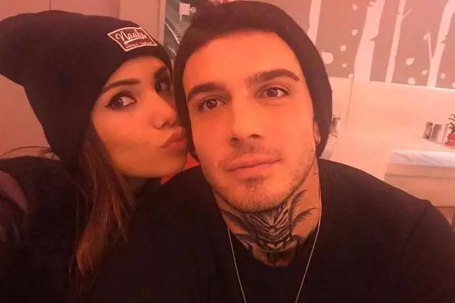 Ora la fidanzata di Lucas Peracchi prende le sue difese: "Siete delle capre"