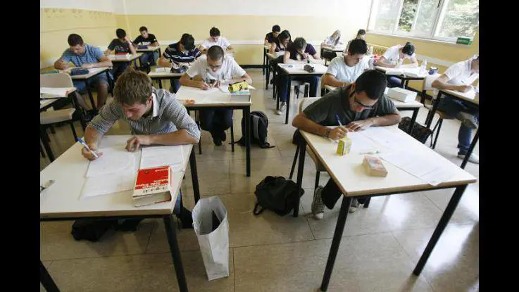 Roma, le scuole al gelo: è rivolta tra gli studenti