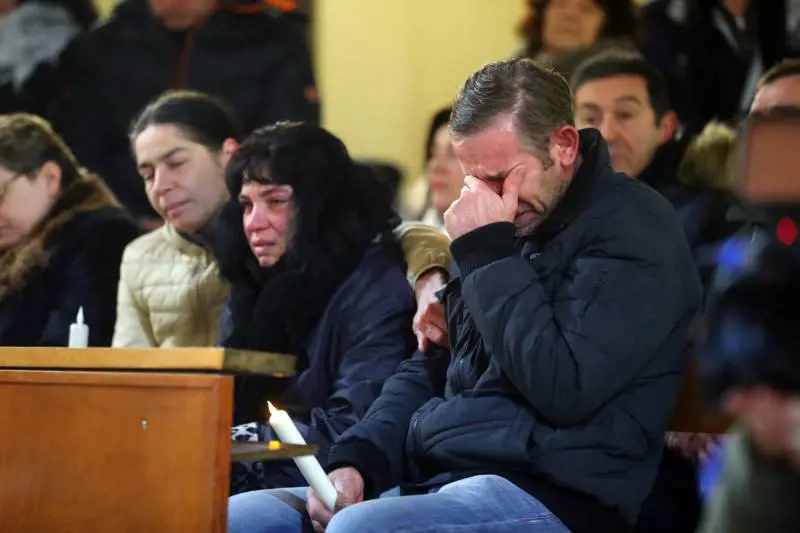 Ferrara, alla fiaccolata per i coniugi uccisi anche i genitori di Manuel