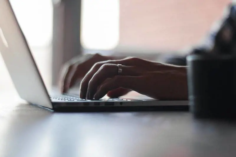 "Interferì nelle elezioni Usa", hacker russo arrestato in Spagna