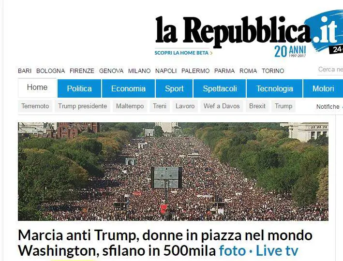 Quella svista sulle foto della marcia delle donne anti-Trump
