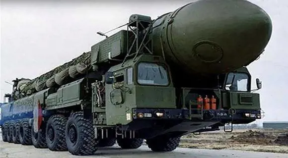 La Cina schiera missili balistici al confine con la Russia