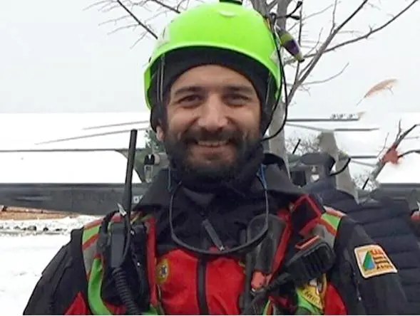 Muore un angelo di Rigopiano. Ucciso dalla fatica per i soccorsi
