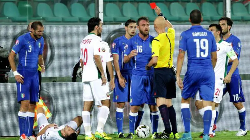Espulsioni a tempo, ecco come il calcio potrebbe cambiare a breve