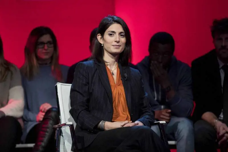 La Raggi a Casaleggio jr: "Marra e Romeo? Onesti e trasparenti"