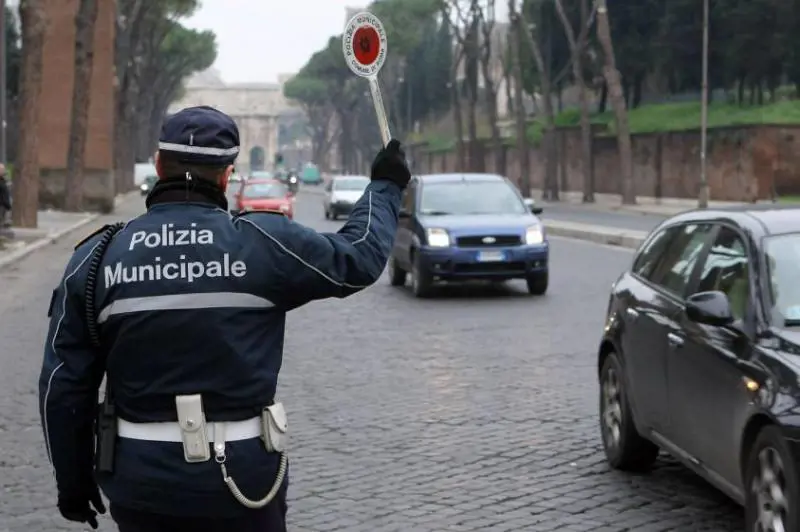 Multe "facili" per far cassa, record europeo per l'Italia: più 45,6%