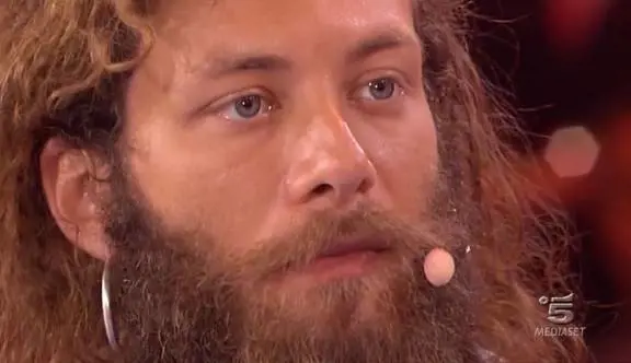 Isola dei Famosi, Andrea Marcaccini in studio: "Non ho picchiato la mia ex"