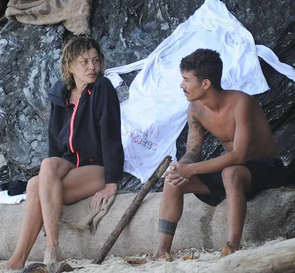 Isola dei Famosi, la Grimaldi a Nathalie: "Salutami Battaglia". Poi si rimangia tutto