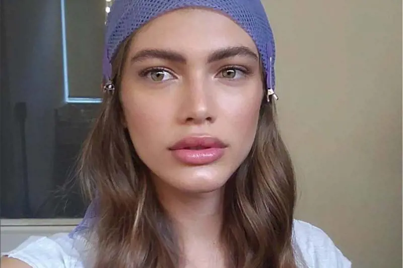 Valentina Sampaio, prima trans sulla copertina di Vogue