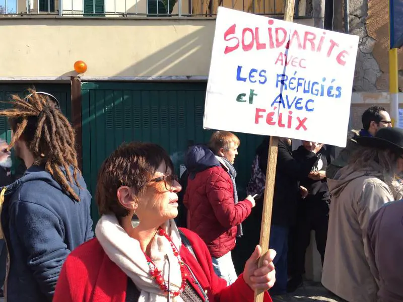 Imperia, la mamma del "no border" Felix Croft: “Sono fiera di mio figlio”