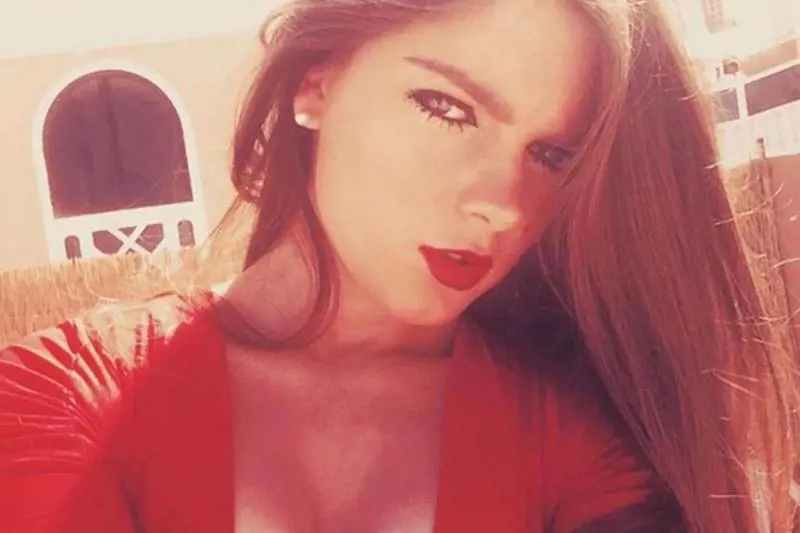 Emma Hulse: "Mi hanno cacciata dalla tv perché sono troppo bella"