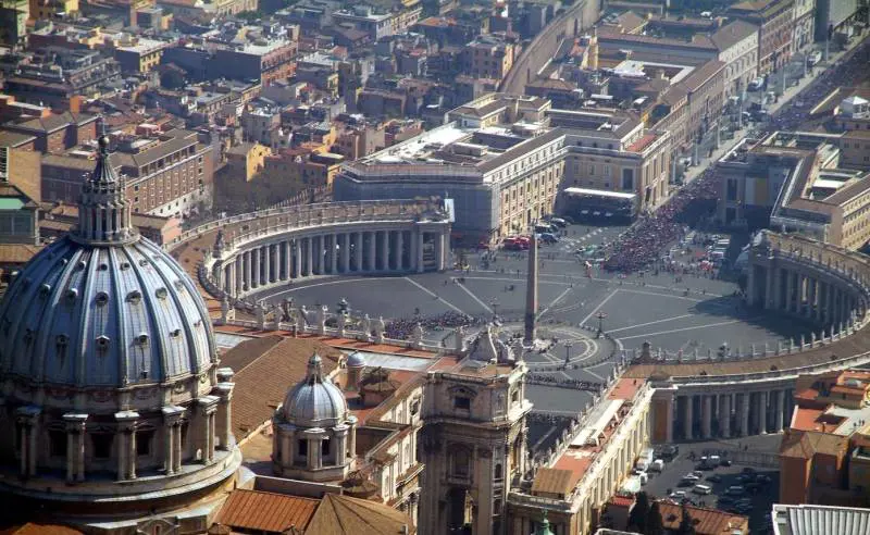 "Suicidio atto grave. Il diritto canonico valuta le ragioni"