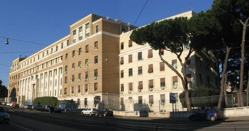 Rischia di perdere una gamba, ai responsabili solo 200 euro di multa