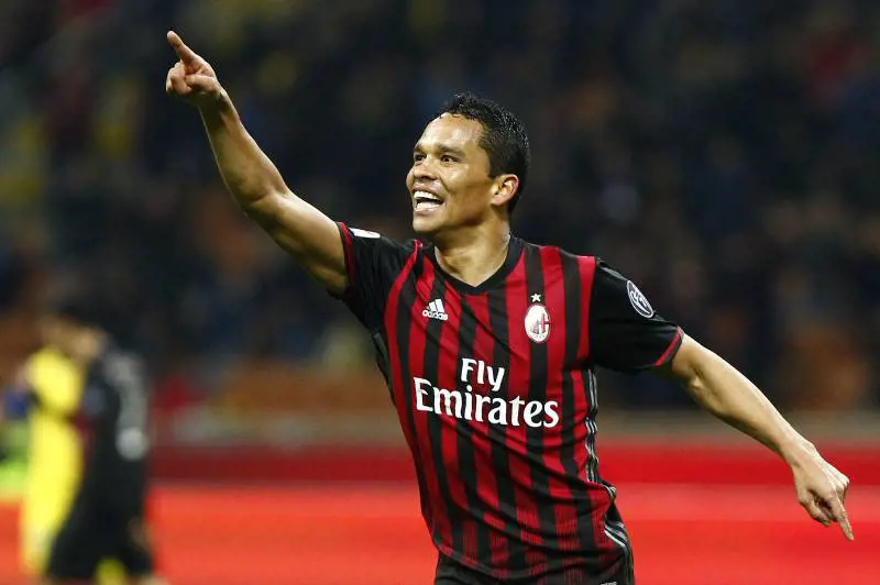 Berlusconi: "Il closing? Solo una breve proroga". E Bacca lo fa sorridere