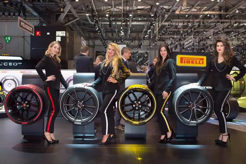 In Piazza Affari Pirelli tiene la strada