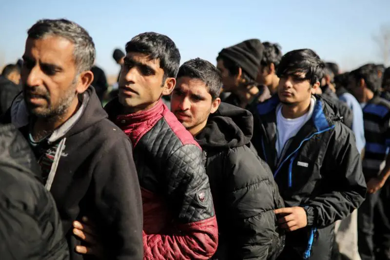 Savona, migranti tinteggiano casa al sindaco. Lui: "Lavori utili"