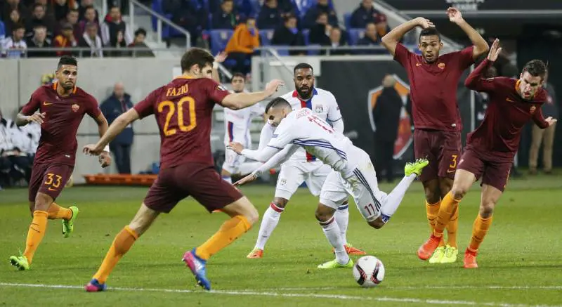 La Roma crolla nella ripresa: poker del Lione