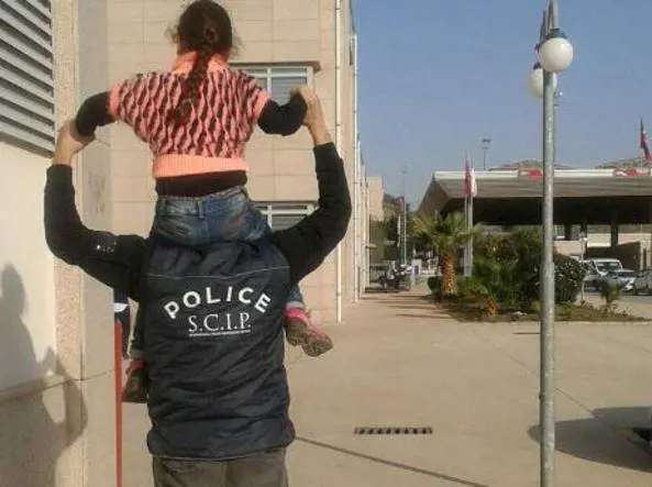 Rapita dal papà e portata in Siria La piccola Emma torna in Italia