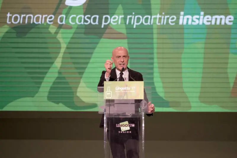 Anche il governo contesta de Magistris: "I violenti sono contro la nostra libertà"