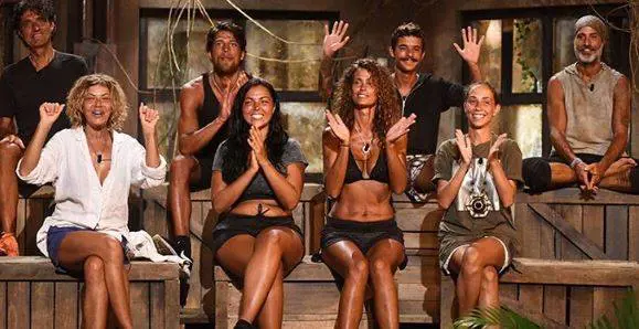 Isola dei Famosi, fuori onda choc: "Bettarini e la produzione vorrebbero picchiare Raz"