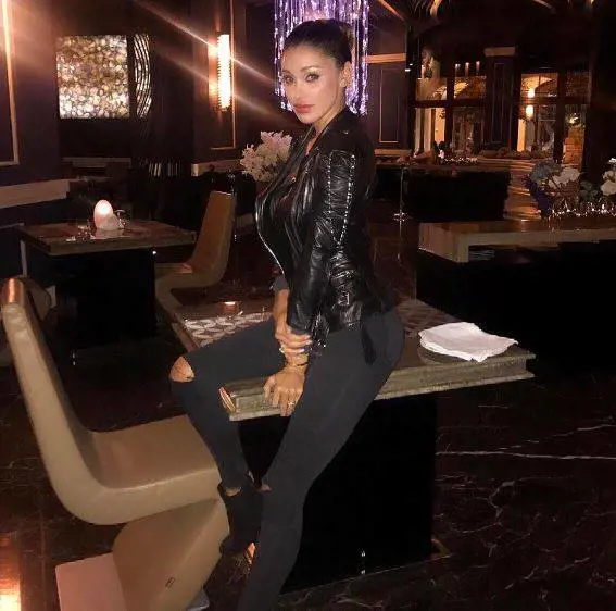"Simona Ventura sta cercando di convincere Belen a lavorare con De Martino"