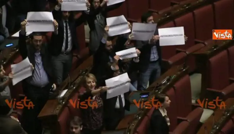 Vitalizi, baruffa in Aula. La mossa del Pd manda su tutte le furie il M5S