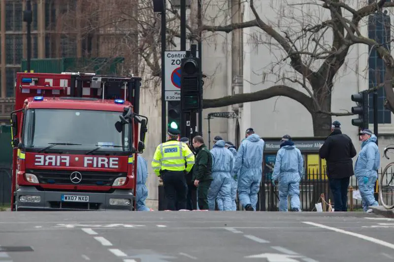 Londra, Isis rivendica l'attentato May: "Possibili nuovi attacchi"