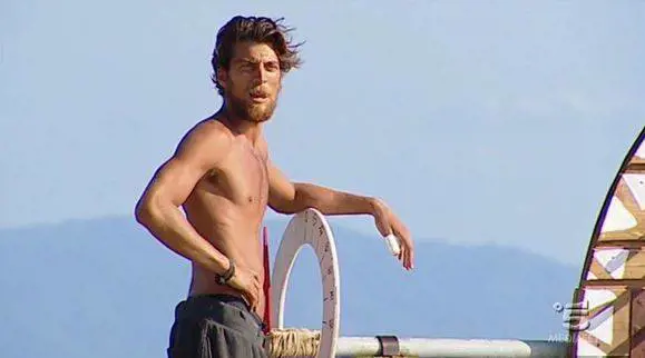 Isola dei Famosi, Simone Susinna è il primo semifinalista