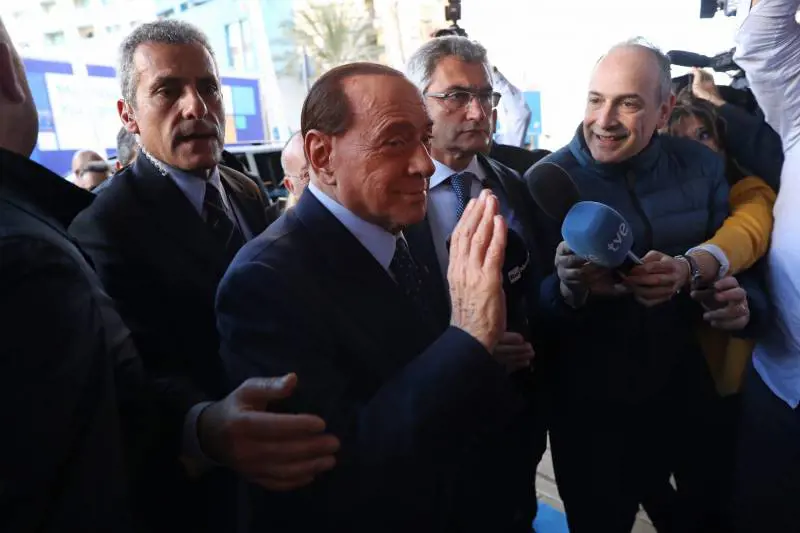 Berlusconi: "Grande dolore per la Brexit ma rispetto volere degli inglesi"