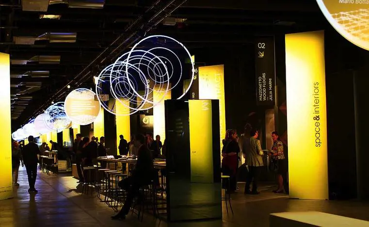 Dettagli per l'architettura, leggerezza e luce definiscono gli interni