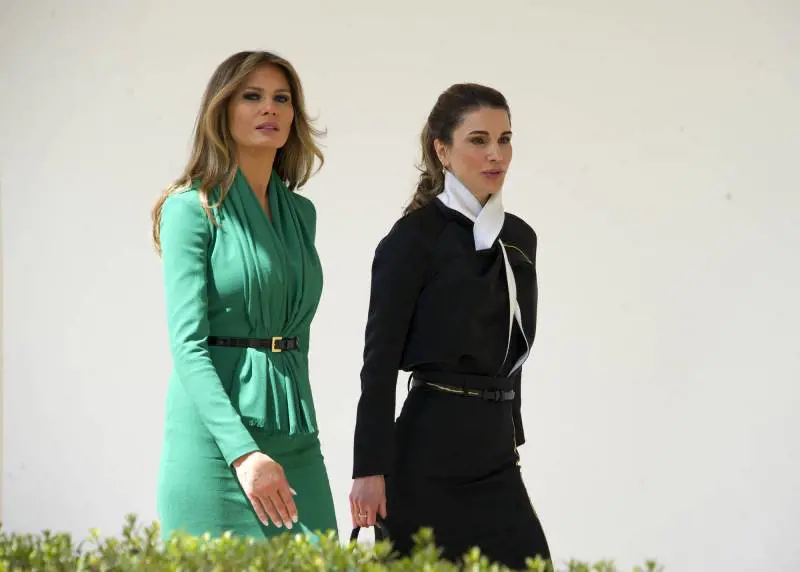 "Melania Trump faceva la escort". Il Daily Mail dovrà risarcirla