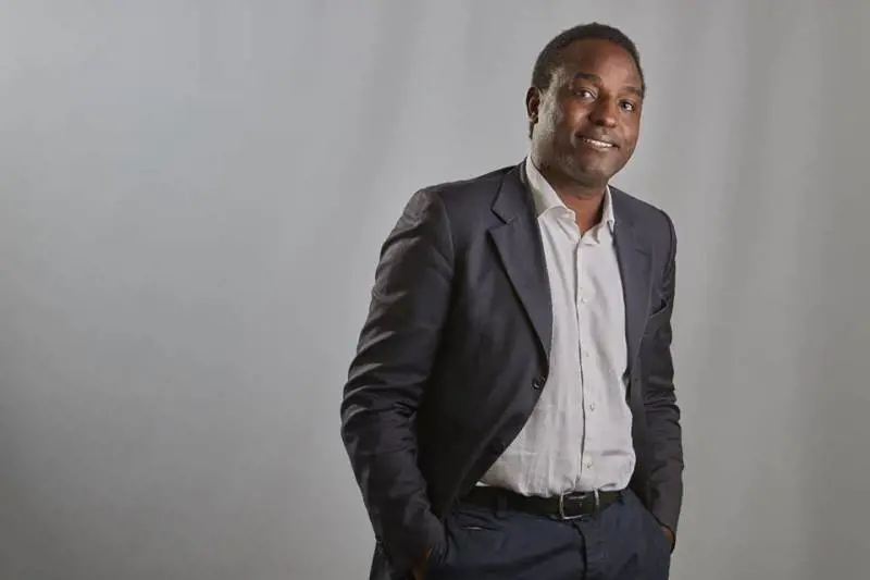 Lascia il M5s e viene insultato: "Tornatene in Africa col barcone” 