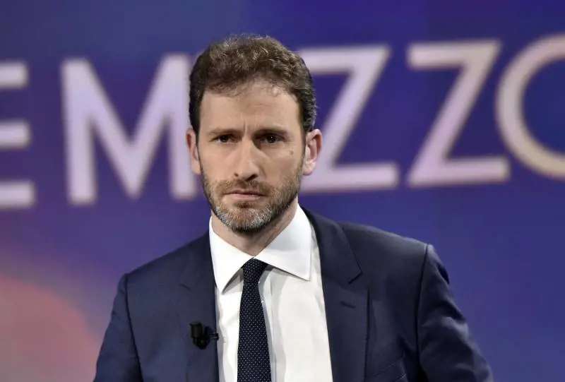 Casaleggio accusa Grillo: un casinaro, il flop colpa sua