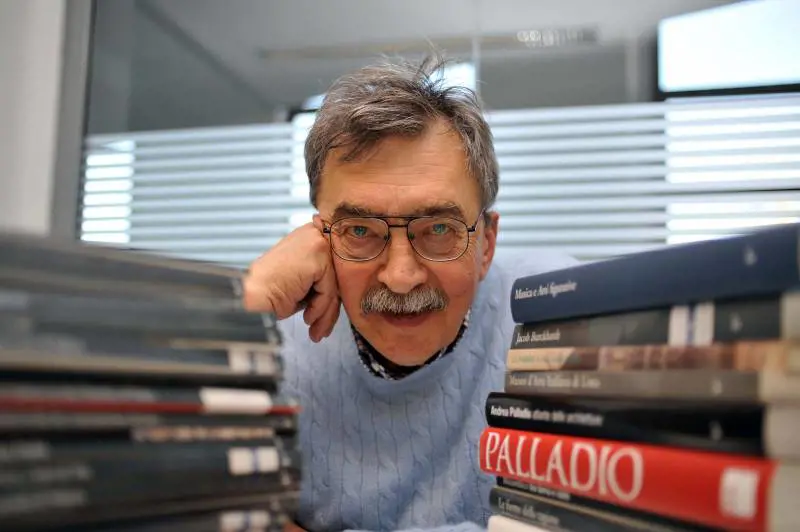"La letteratura italiana? Reazionaria e feudale e oggi c'è calma piatta"