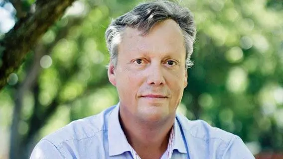 Jonas Jonasson: "La Svezia resta una società aperta. Chi si chiude perde umanità"