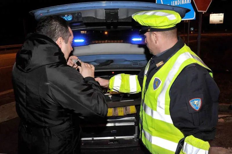 Carpi, fa l’alcoltest di corsa: "Volevo smaltire la sbornia"