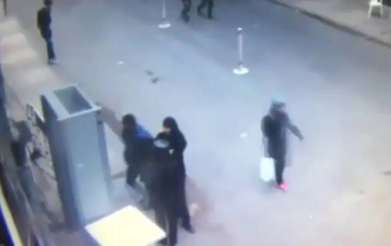 L'attentatore poco prima dell'esplosione