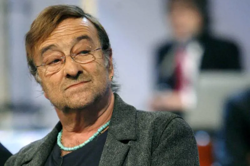 Una vita in otto pezzi. Viaggio nella memoria riascoltando "Dalla"