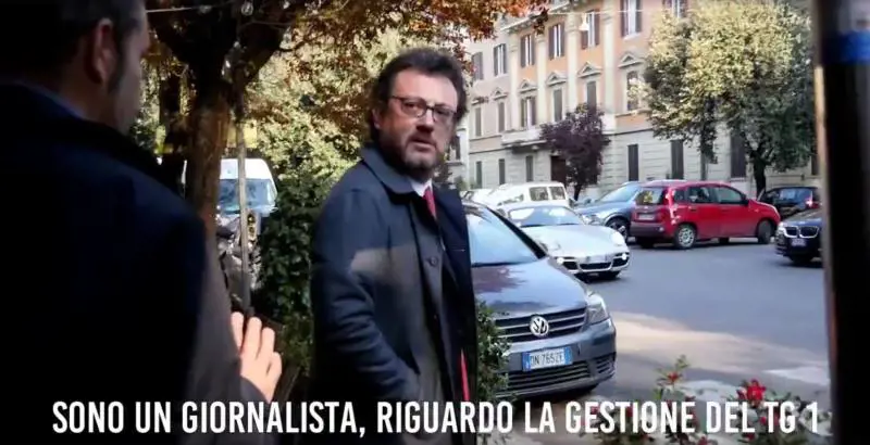 Orfeo importunato da giornalisti. Ma i due "inviati" sono del M5S