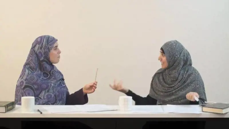 "Le botte? Una benedizione". Le islamiche spiegano come va pestata una moglie