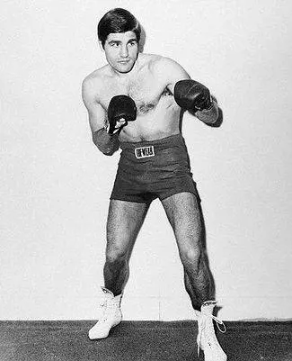 E l'Italia fece le ore piccole davanti alla radio