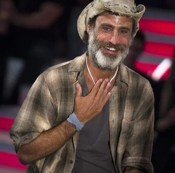 Isola dei Famosi, Raz Degan attacca il programma: "Inutile, vomito"