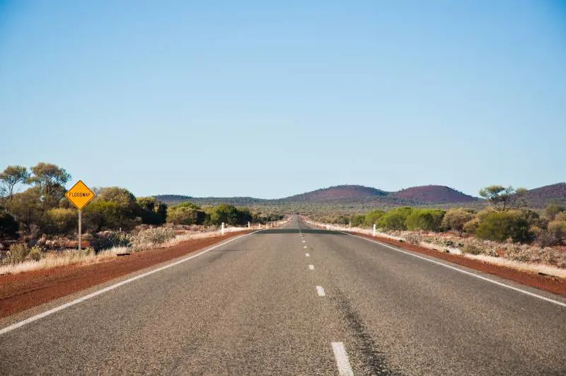 Australia, 12enne scappa di casa e guida per 1300 chilometri da solo