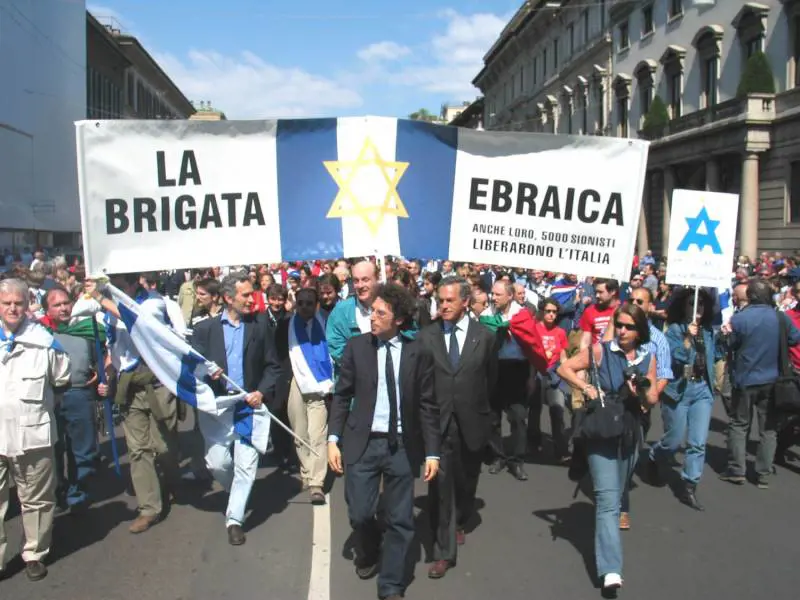 Occhi chiusi se l'antisemita sta a sinistra