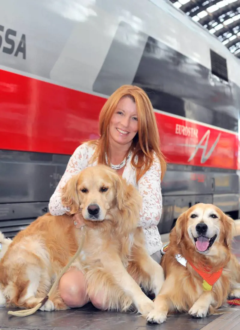 La prima uscita in piazza del partito animalista Berlusconi: sono con voi