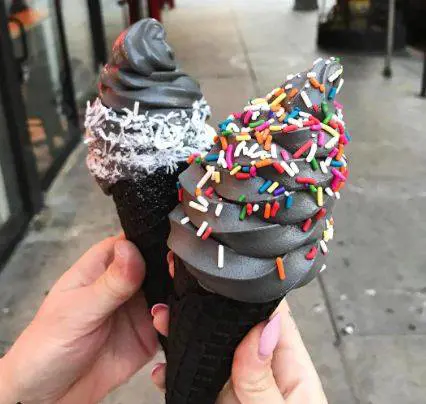 E ora il gelato si gusta pure al mojito ma il top è sempre al cioccolato