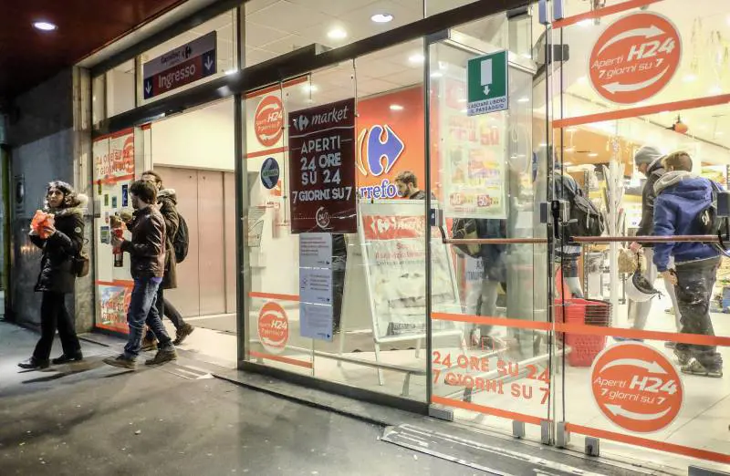 Supermercati, palestre, asili, biblioteche: quel mondo h24 che stenta ad affermarsi