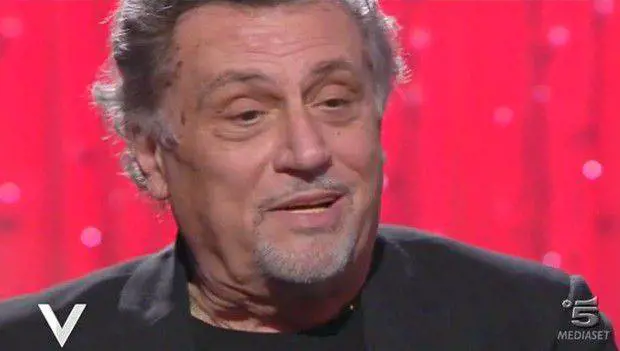 "Lira di Achille", la commedia "a 5 stelle"